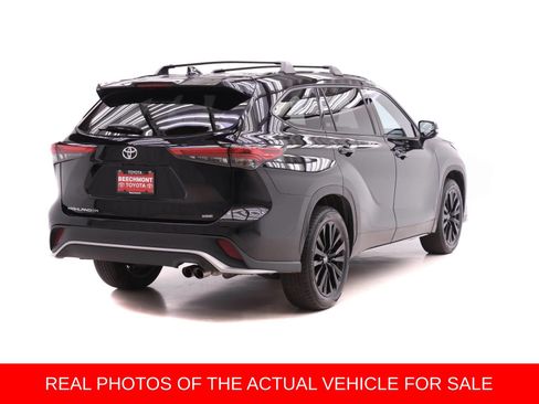 Used 2023 Toyota Highlander XSE FWD image 2