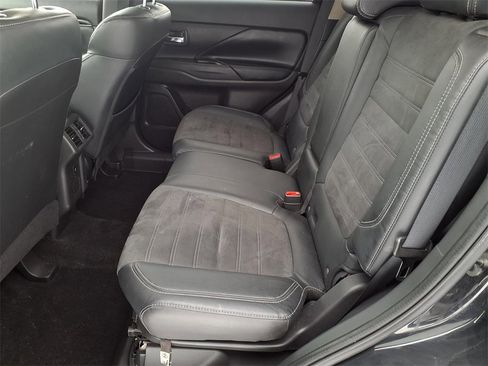 Used 2019 Mitsubishi Outlander FWD image 8