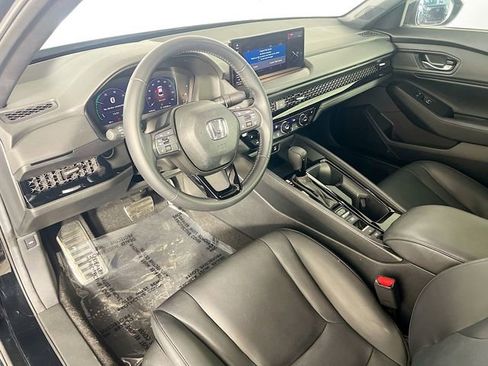Used 2024 Honda Accord Sport image 11