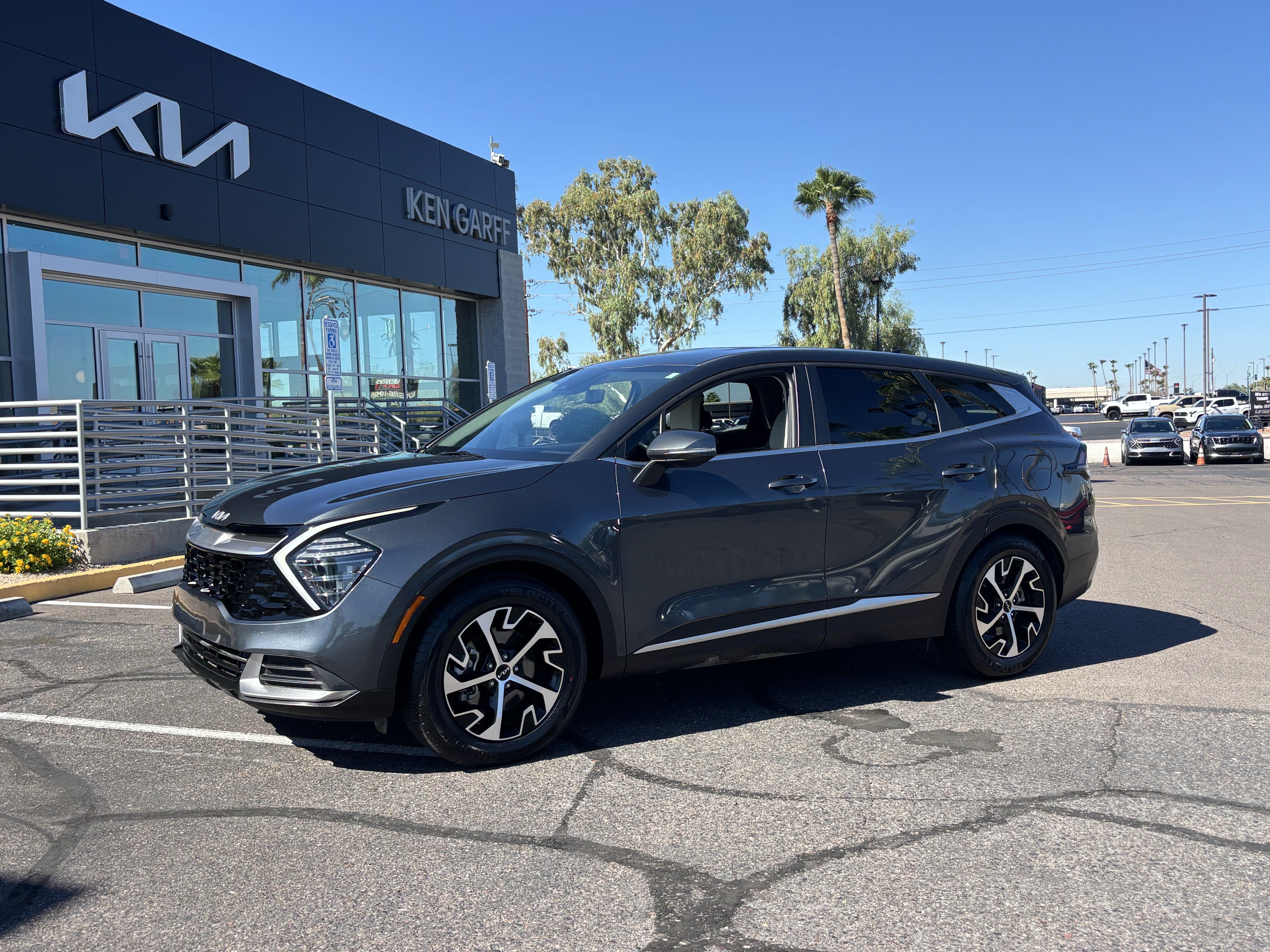 Certified 2025 Kia Sportage EX FWD image 6
