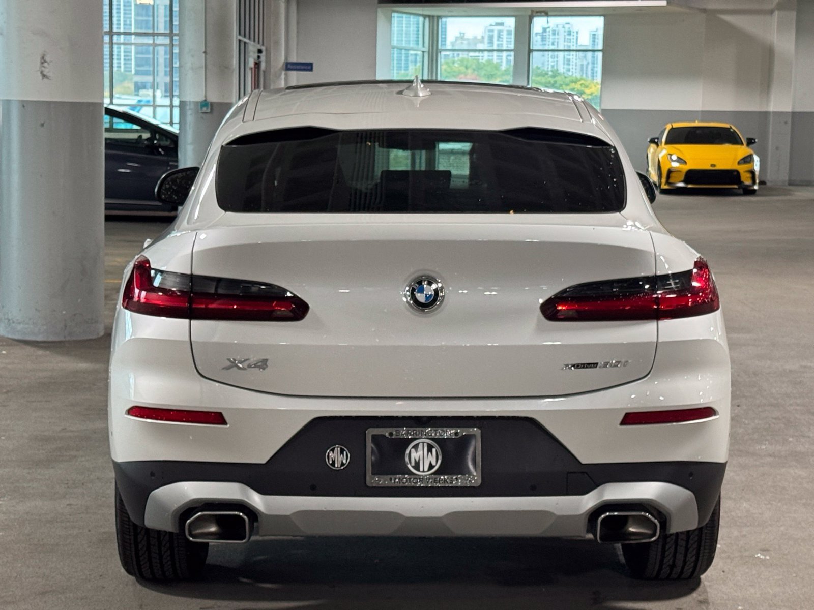 Used 2025 BMW X4 xDrive30i AWD/4WD image 9