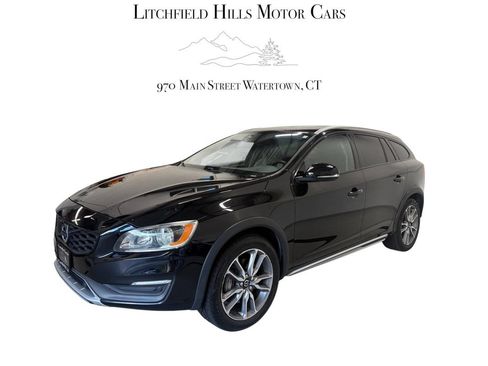 Used 2016 Volvo V60 T5 Cross Country w/ Convenience Package AWD/4WD image 1