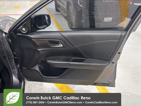 Used 2017 Honda Accord EX-L image 32