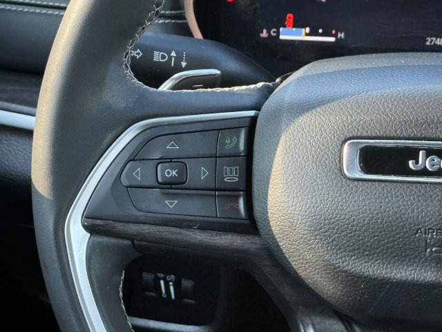 Used 2023 Jeep Grand Cherokee Limited AWD/4WD image 19