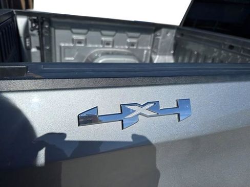 Used 2024 GMC Sierra 1500 SLT image 4