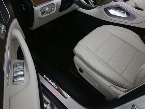 Used 2025 Mercedes-Benz GLE 350 4MATIC image 7