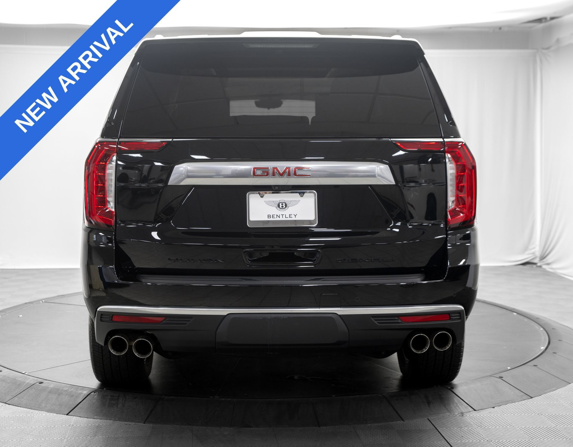 Used 2023 GMC Yukon Denali w/ Advanced Technology Package AWD/4WD image 6
