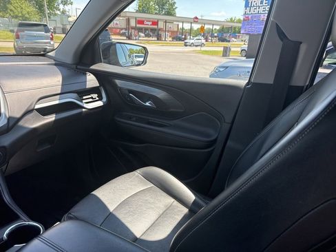 Used 2022 GMC Terrain SLT FWD image 17