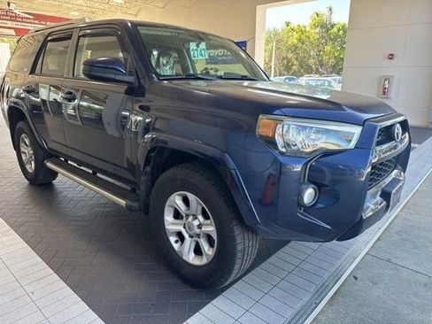 Used 2018 Toyota 4Runner SR5 AWD/4WD image 5