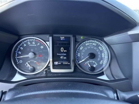 Used 2022 Toyota Tacoma TRD Sport w/ Technology Package AWD/4WD image 40
