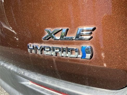 Certified 2022 Toyota Sienna XLE image 30