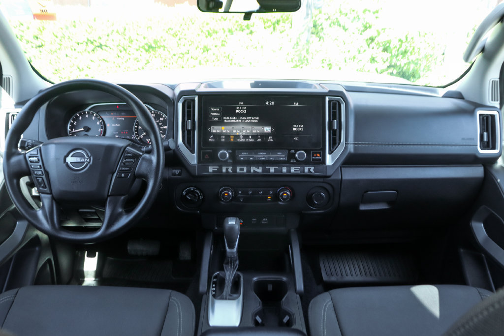 Used 2025 Nissan Frontier SV AWD/4WD image 25