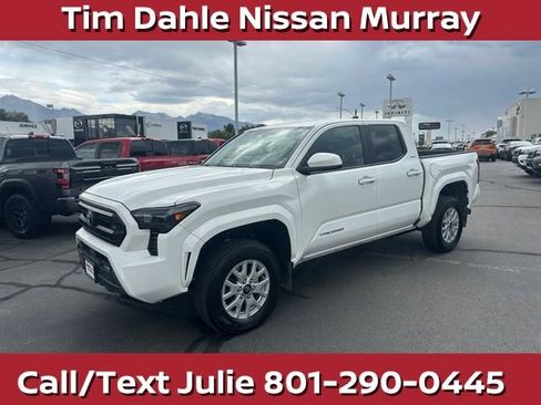 Used 2024 Toyota Tacoma SR5 AWD/4WD image 6