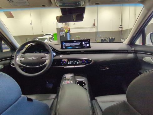 Used 2024 Genesis GV70 2.5T image 9