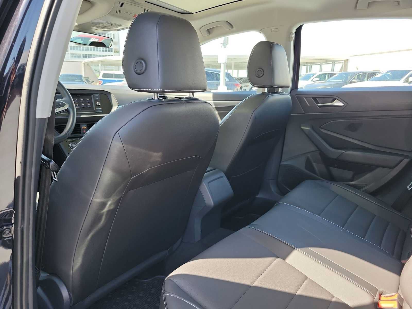 Used 2023 Volkswagen Jetta SE w/ Panoramic Sunroof Package FWD image 17