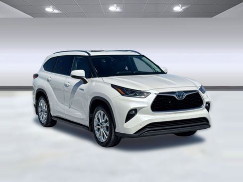 Used 2021 Toyota Highlander Limited image 7
