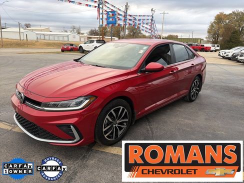 Used 2025 Volkswagen Jetta SE image 7