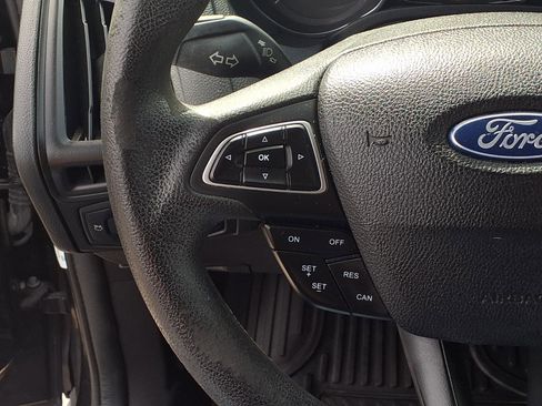 Used 2018 Ford Focus SE image 5