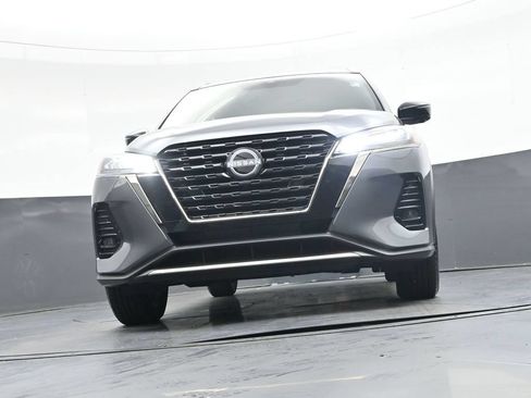 Used 2023 Nissan Kicks SR w/ SR Premium Package FWD image 51