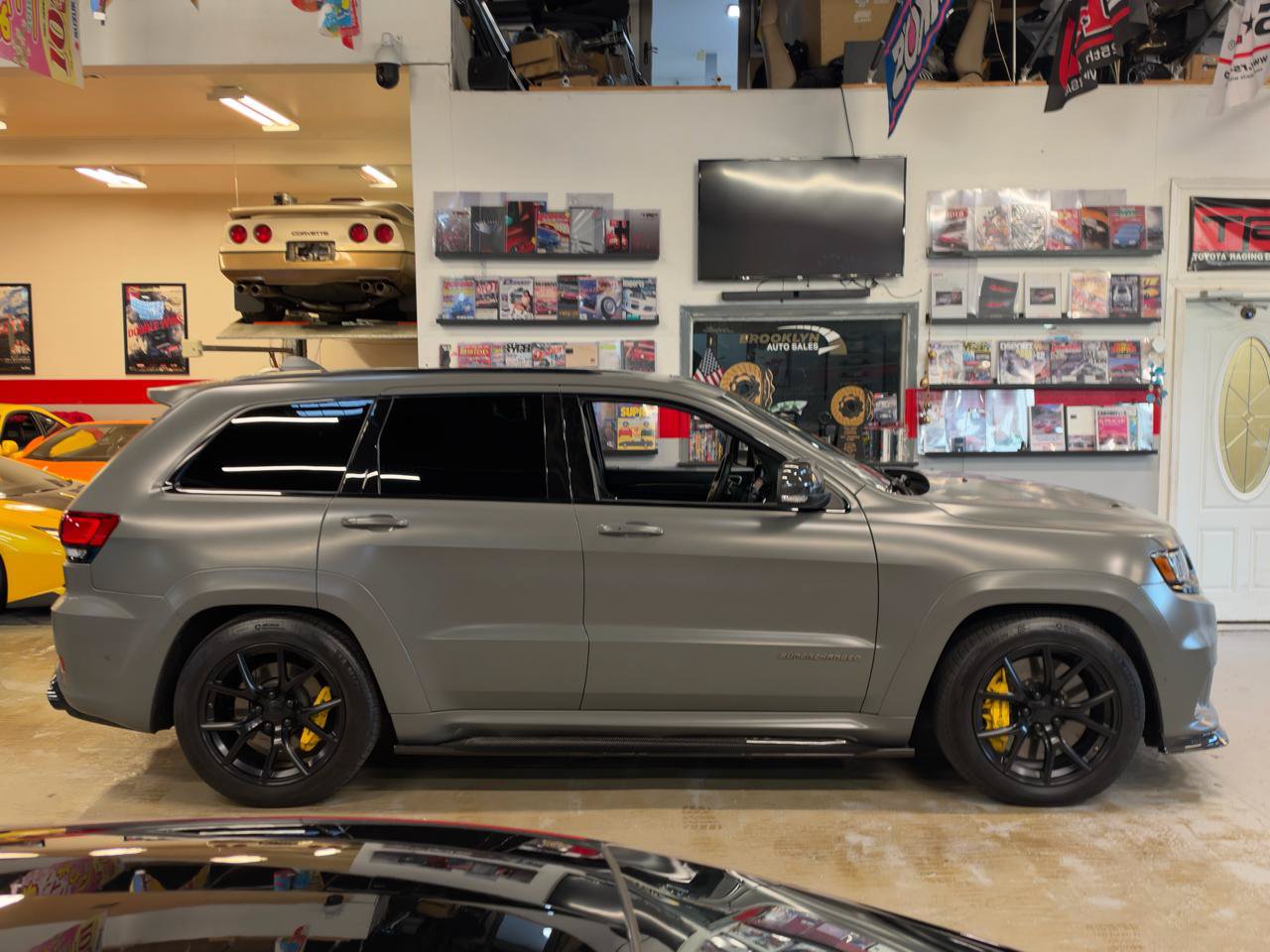 Used 2021 Jeep Grand Cherokee Trackhawk AWD/4WD image 5
