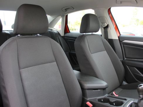 Used 2019 Volkswagen Jetta S image 25