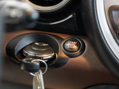 Used 2011 MINI Cooper Convertible FWD image 22