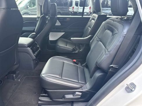 New 2025 Lincoln Aviator Reserve w/ Luxury Package RWD image 19