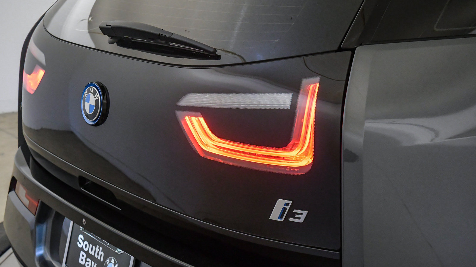 Used 2017 BMW i3 w/ Range Extender RWD image 12
