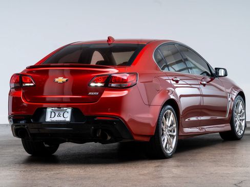Used 2015 Chevrolet SS RWD image 8
