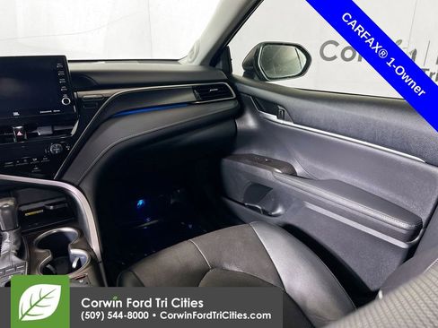 Used 2024 Toyota Camry XSE w/ Navigation Package image 27