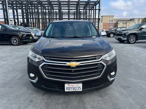 Used 2018 Chevrolet Traverse LT FWD image 2