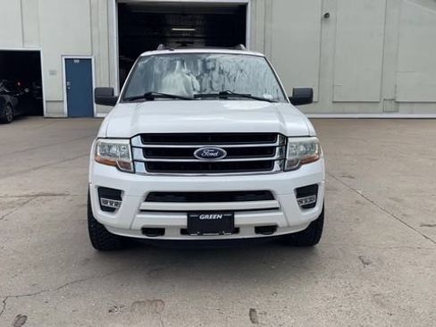 Used 2016 Ford Expedition XLT w/ Equipment Group 202A AWD/4WD image 3