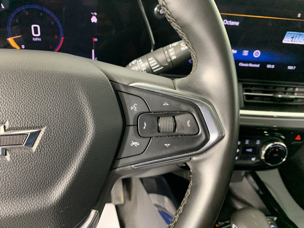 Used 2025 Chevrolet Trax ACTIV w/ Sunroof Package FWD image 19