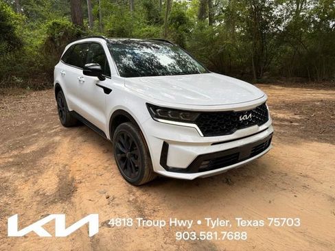 Certified 2023 Kia Sorento SX AWD/4WD image 1