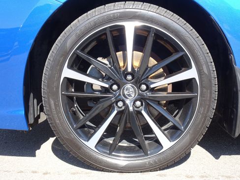 Used 2020 Toyota Camry XSE w/ Navigation Package image 30