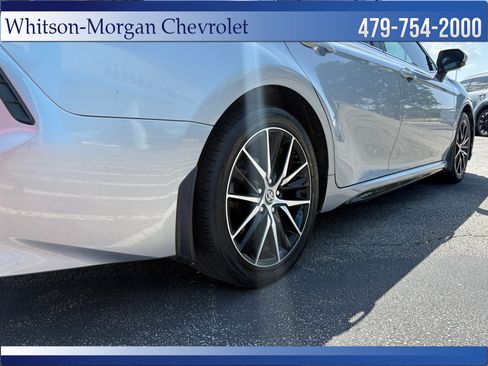 Used 2021 Toyota Camry SE w/ Convenience Package FWD image 9