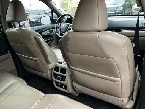 Used 2016 Honda Pilot Touring image 30