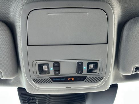 Used 2023 Ford Explorer XLT RWD image 29