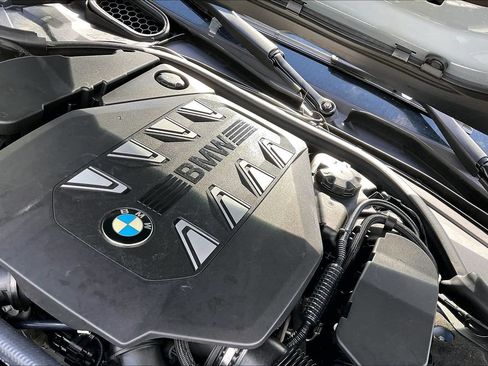 Used 2023 BMW 760i xDrive AWD/4WD image 32