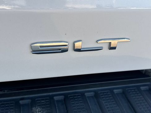 Used 2023 GMC Sierra 1500 SLT w/ SLT Premium Plus Package AWD/4WD image 6