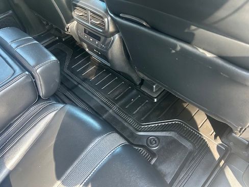 Used 2024 Honda Pilot Touring image 12