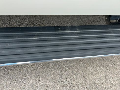 Used 2023 Ford Expedition Max Limited image 4