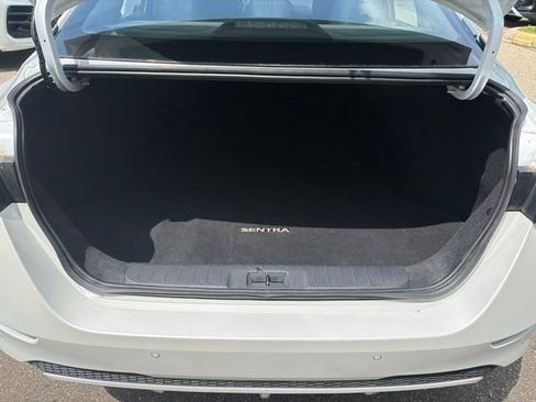 Used 2024 Nissan Sentra SV FWD image 12