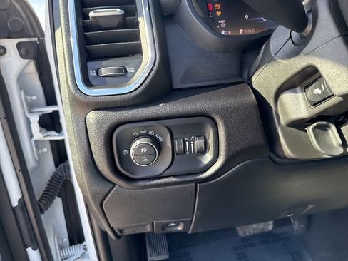 Used 2025 RAM 2500 Laramie image 17