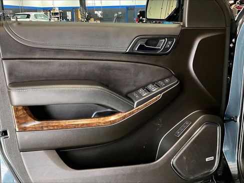 Used 2019 Chevrolet Tahoe LT w/ Luxury Package AWD/4WD image 9