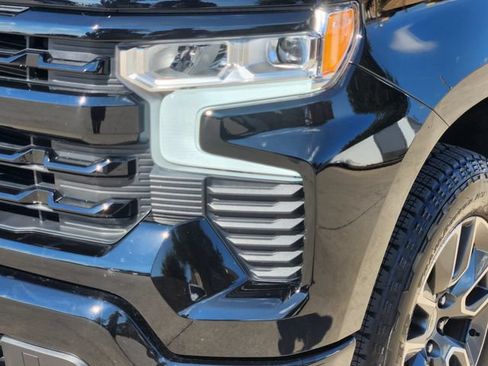 Used 2025 Chevrolet Silverado 1500 RST AWD/4WD image 18