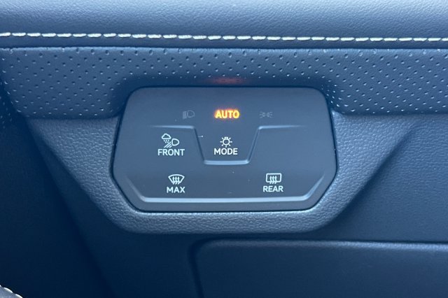 Used 2024 Volkswagen Atlas SE AWD/4WD image 32