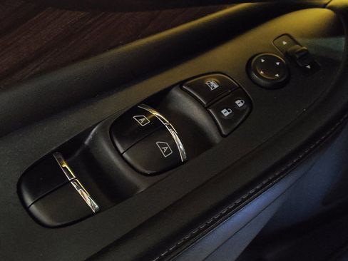 Used 2019 Nissan Murano Platinum w/ Cargo Package image 27