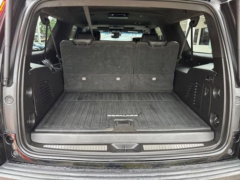 Used 2018 Cadillac Escalade ESV Platinum AWD/4WD image 11