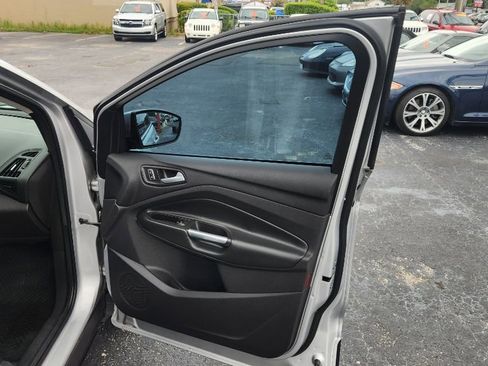Used 2014 Ford Escape SE FWD image 14